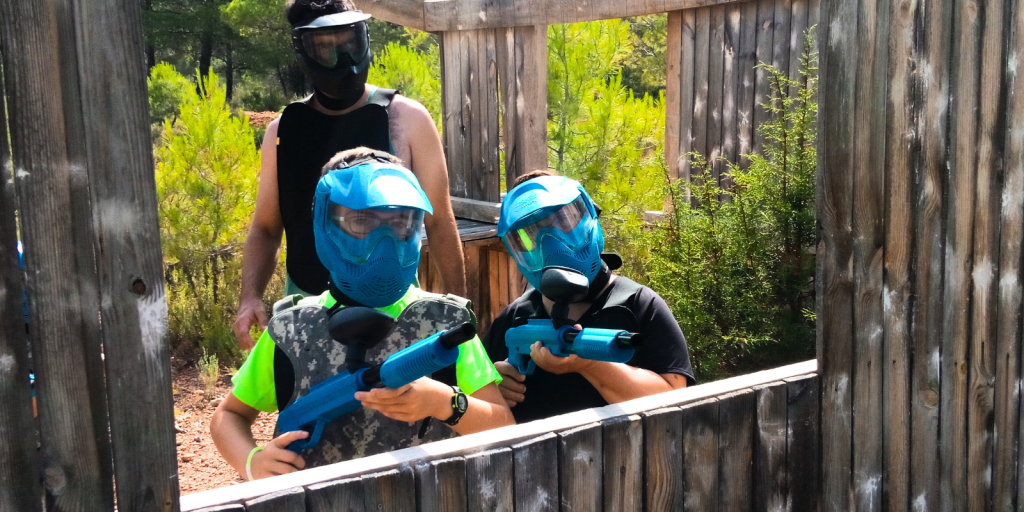 Paintball Albi Sarromas accueuille les enfants pour une activité entre copains ou pour fêter un anniversaire.